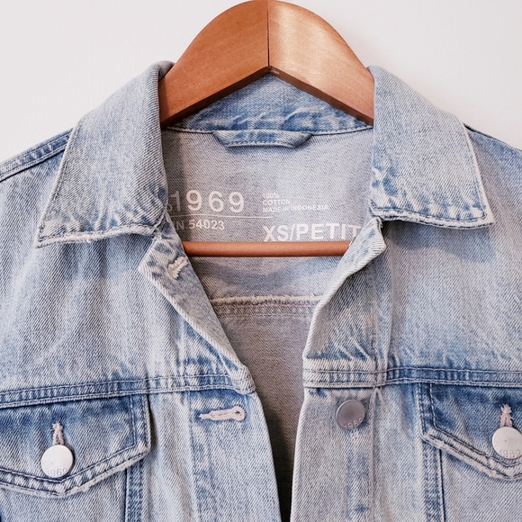 Gap Denim Jacket - Picture 2 of 6